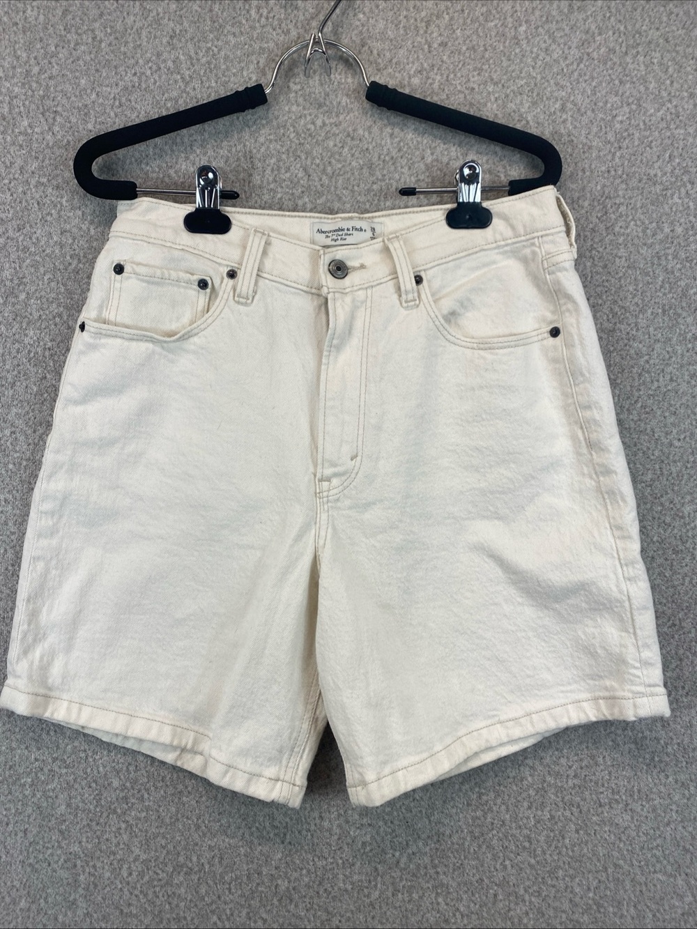 Abercrombie & Fitch The Dad Short High Rise Creamy Bone Wash 28/6 Inseam 6”